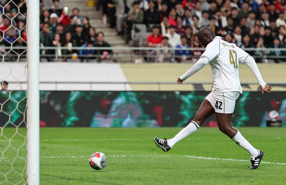 Yaya Toure scores the opening goal