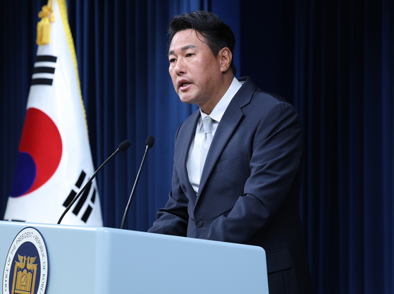 Principal deputy national security adviser Kim Tae-hyo speaks during a press briefing held at the presidential office in Seoul on Tuesday. [JOINT PRESS CORPS]