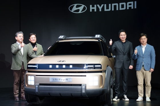 Hyundai Unveils Stylish Hydrogen-Powered SUV Concept for Younger Buyers