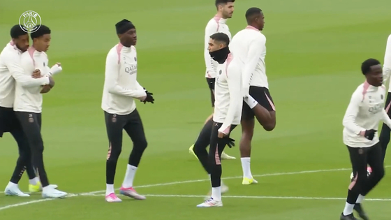 Paris Saint-Germain train ahead of their Champions League clash against Atletico Madrid on Wednesday. [ONE FOOTBALL] 