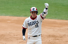 073023] Lee Do Hyun First Pitch for Doosan Bears Baseball Match