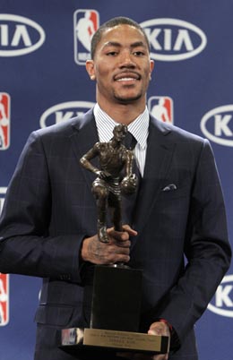 On May 3rd, 2011, a 22-year-old Derrick Rose became the youngest MVP in NBA  history! 🙌 Tell us your favourite memory from his MVP…