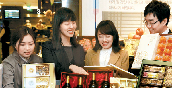 Gift set ideas abound for Lunar New Year