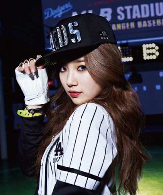 Suzy to throw 1st pitch for Dodgers