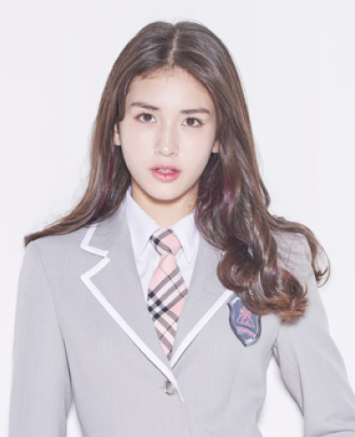 400px x 493px - Jeon So-mi to make debut in May